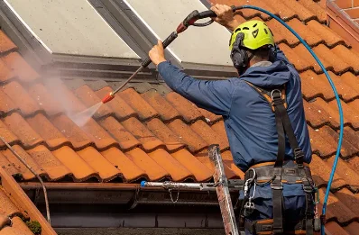Démoussage et hydrofuge de toiture à Étuz